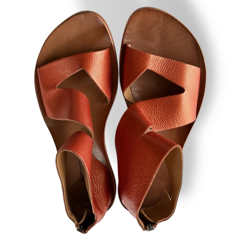 CYDWOQ Rock Sandal Metallic Burnt Orange Size 38 US 8 NEVER WORN - Picture 3 of 7